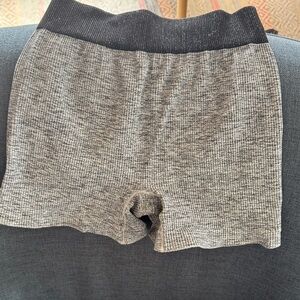 Wom Med Free People Movement heathered Gray no front seam textured Knit Shorts